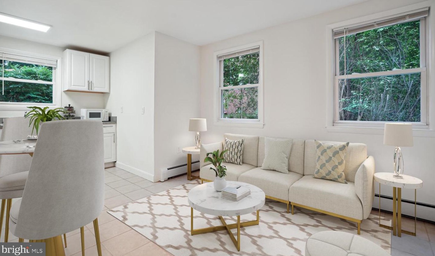 9313 Colesville Rd, Silver Spring MD 20901-4817 exterior