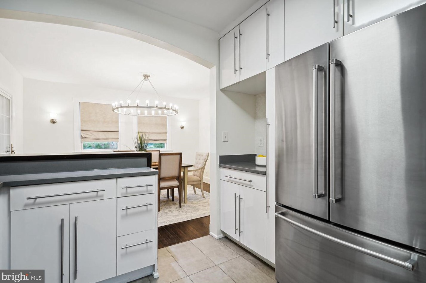 9313 Colesville Rd, Silver Spring MD 20901-4817 exterior