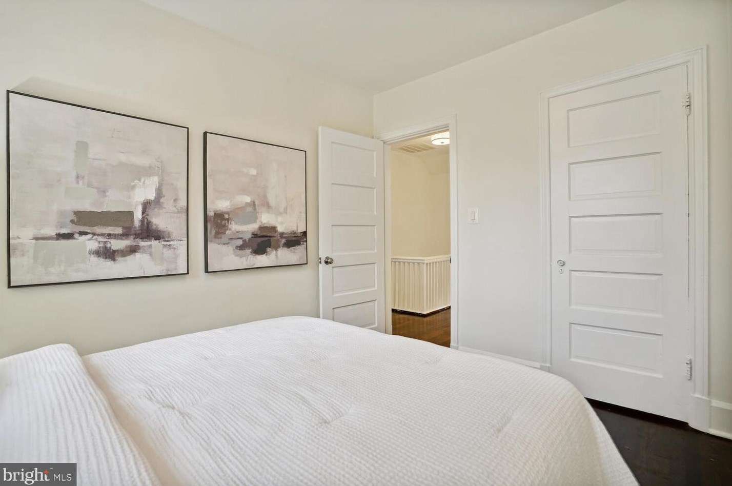 9313 Colesville Rd, Silver Spring MD 20901-4817 exterior