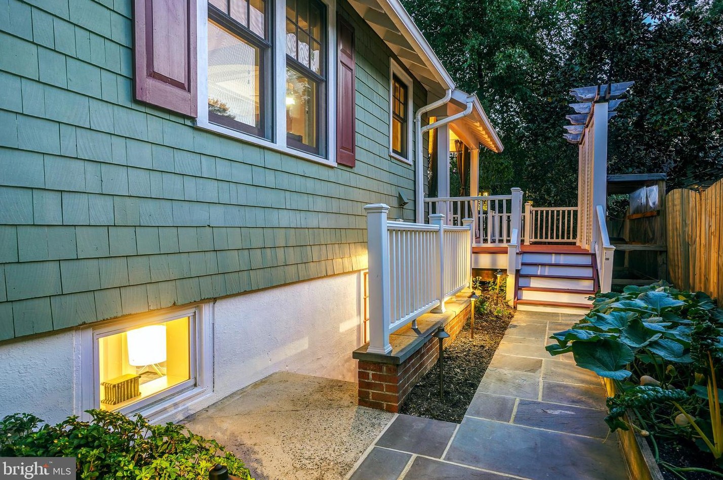 7400 Flower Ave, Silver Spring MD 20912-7733 exterior