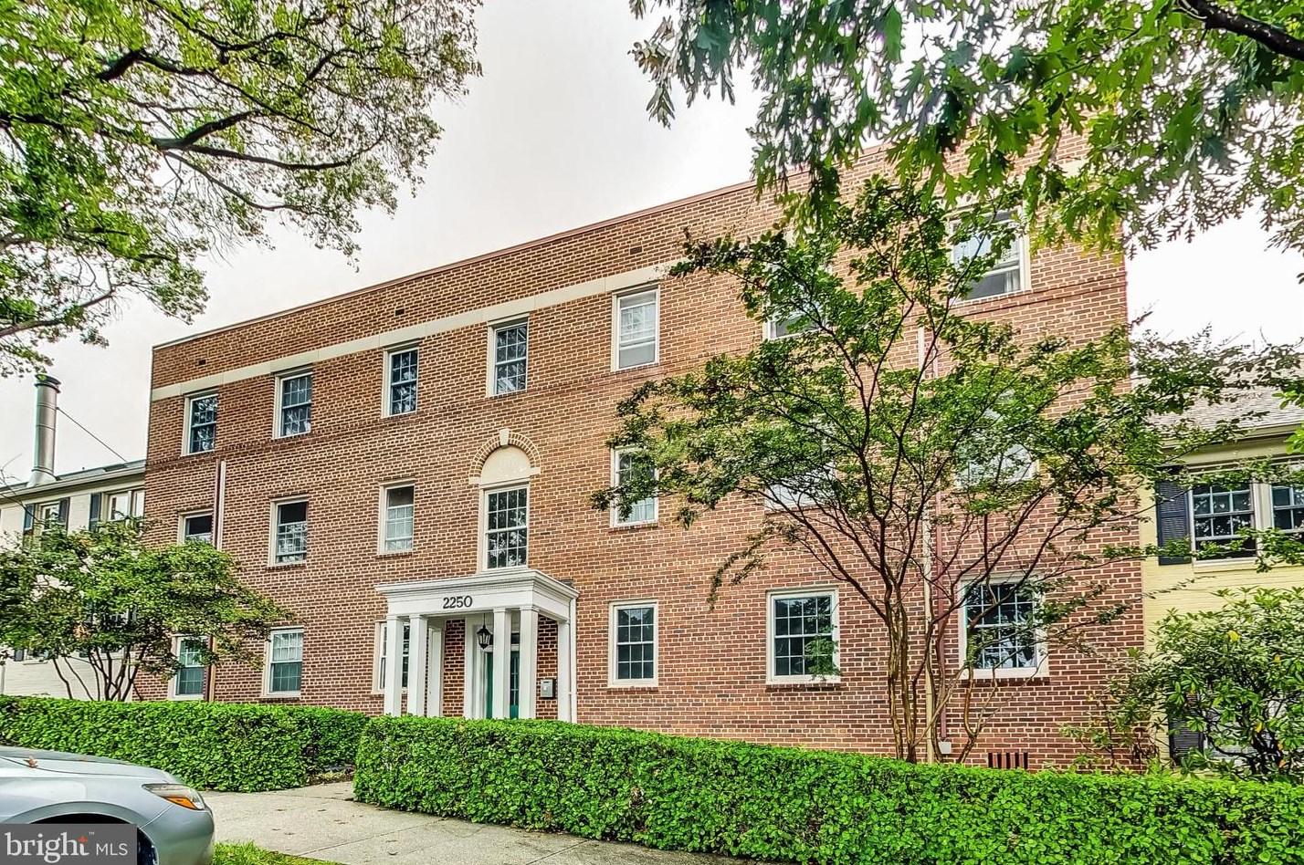 2250 Washington Ave, Silver Spring, MD 20910-2647