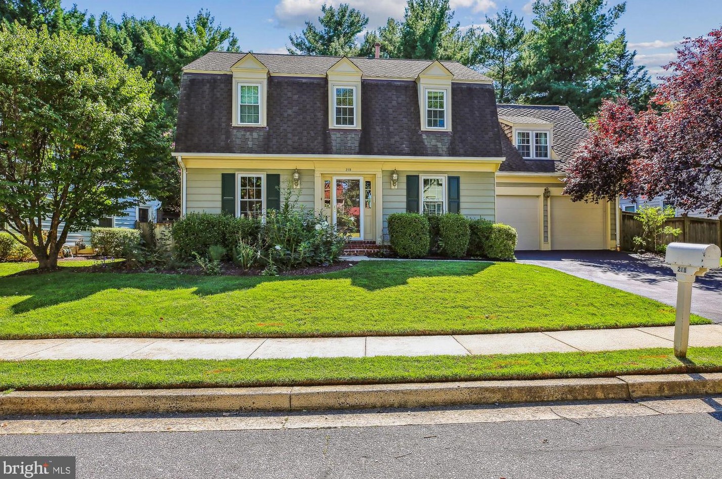 218 Bristol Downs Dr, Gaithersburg, MD 20877