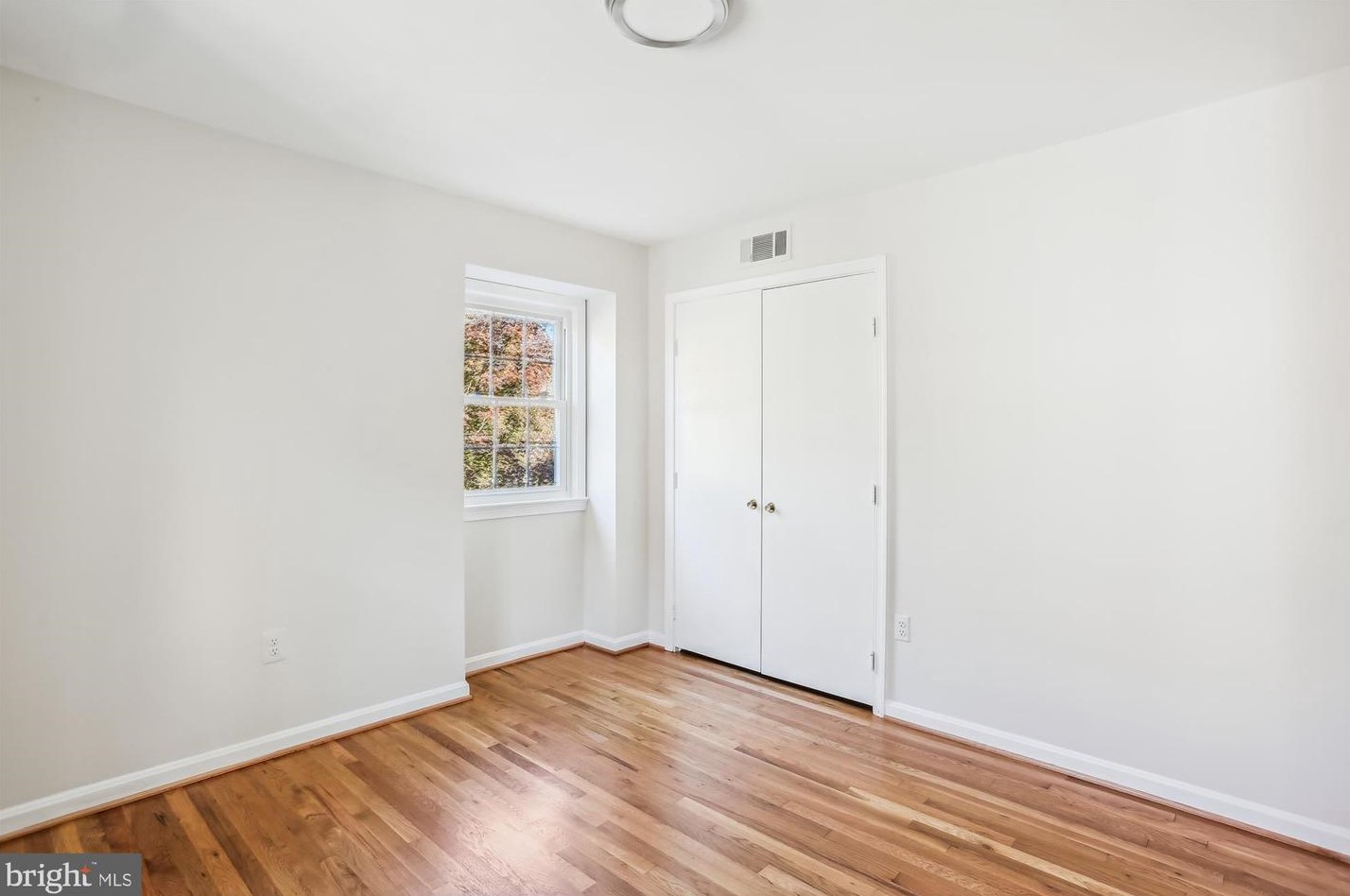 5514 Charles St, Bethesda MD 20814-1615 exterior