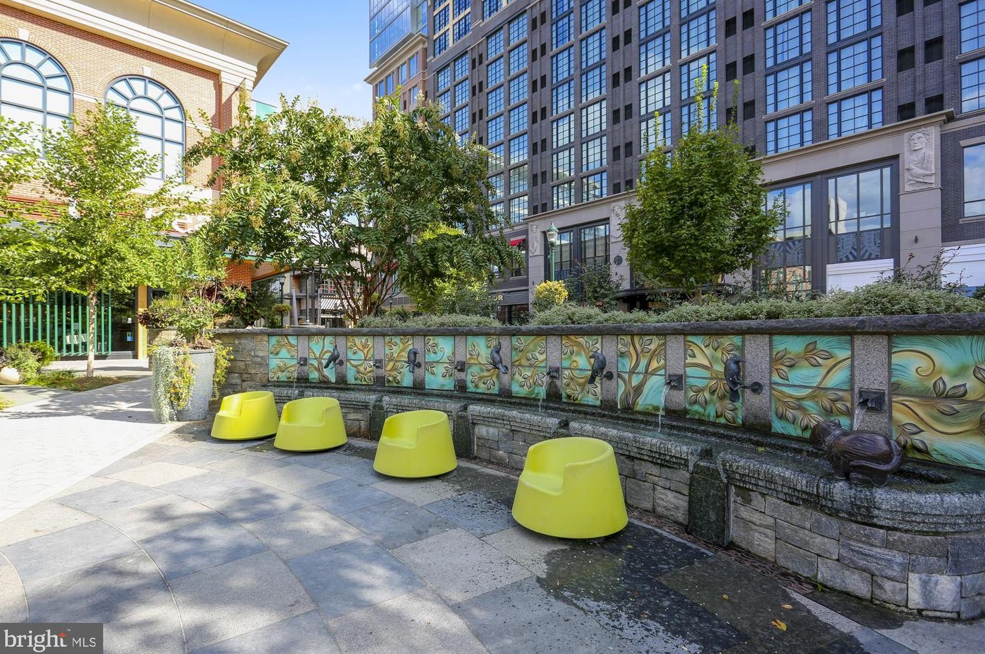 5514 Charles St, Bethesda MD 20814-1615 exterior