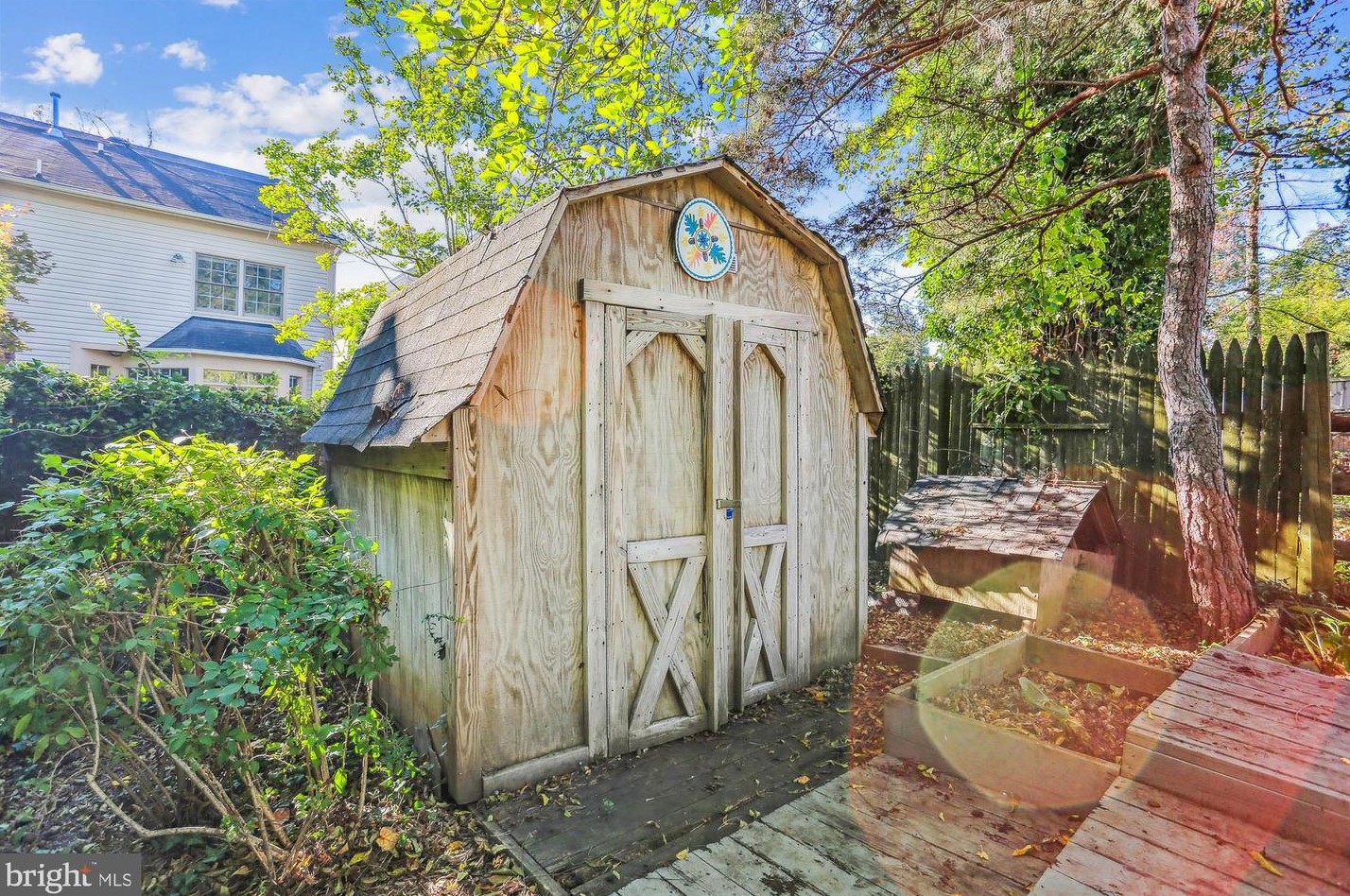 5514 Charles St, Bethesda MD 20814-1615 exterior