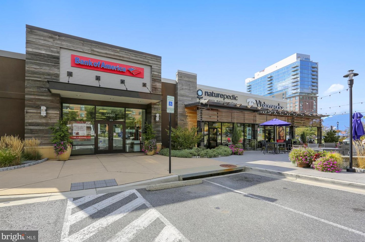 5514 Charles St, Bethesda MD 20814-1615 exterior