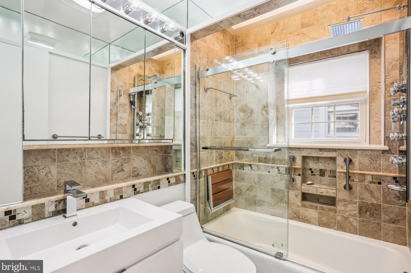 5514 Charles St, Bethesda MD 20814-1615 exterior