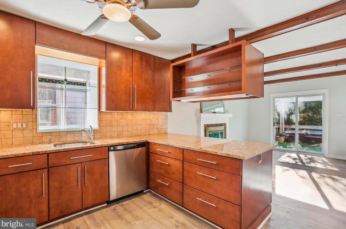 5514 Charles St, Bethesda MD 20814-1615 exterior