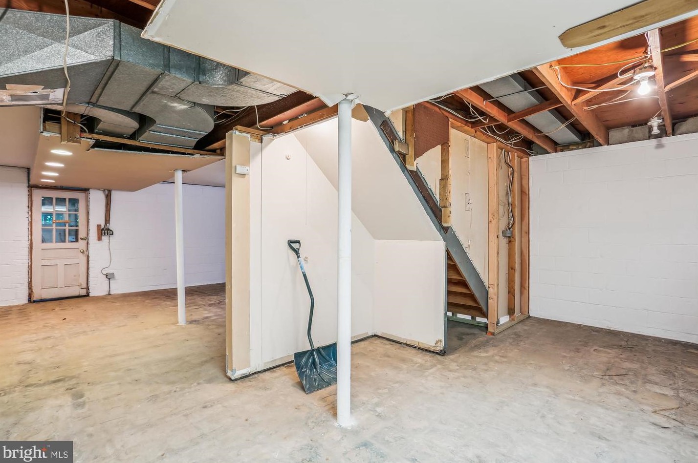 5514 Charles St, Bethesda MD 20814-1615 exterior