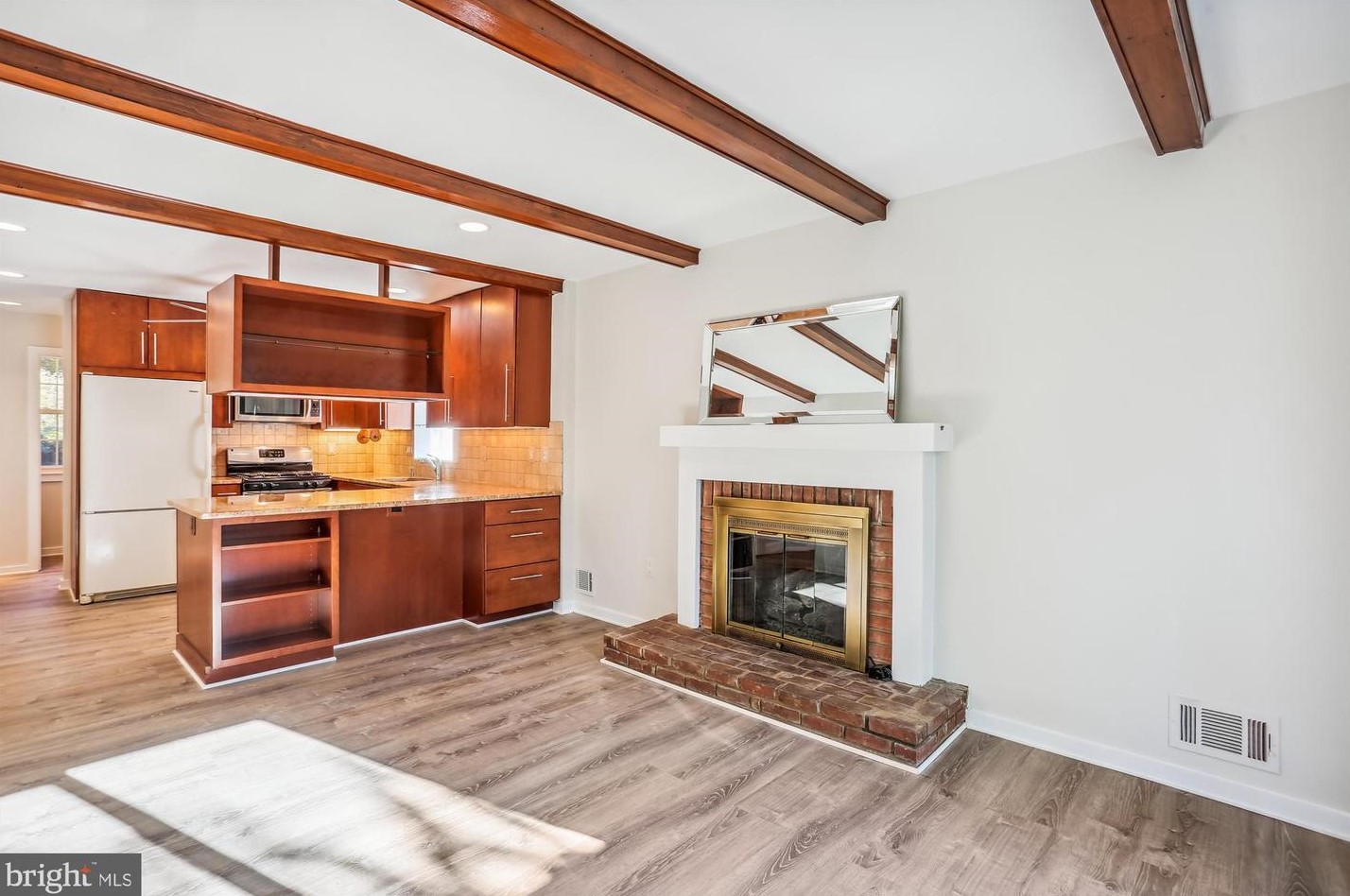 5514 Charles St, Bethesda MD 20814-1615 exterior