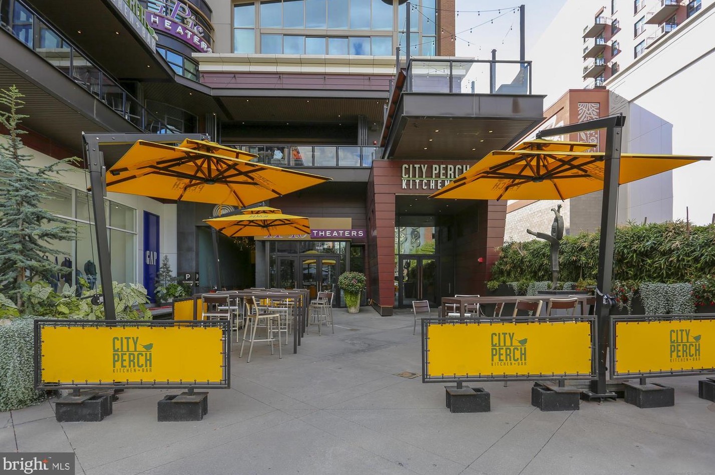 5514 Charles St, Bethesda MD 20814-1615 exterior