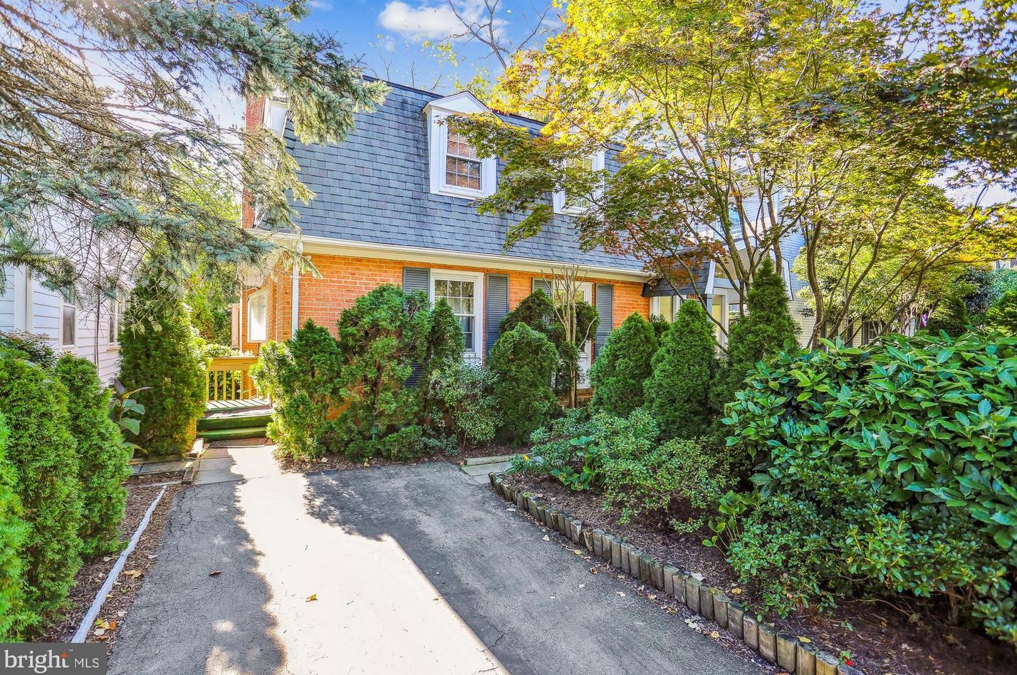 5514 Charles St, Bethesda MD 20814-1615 exterior