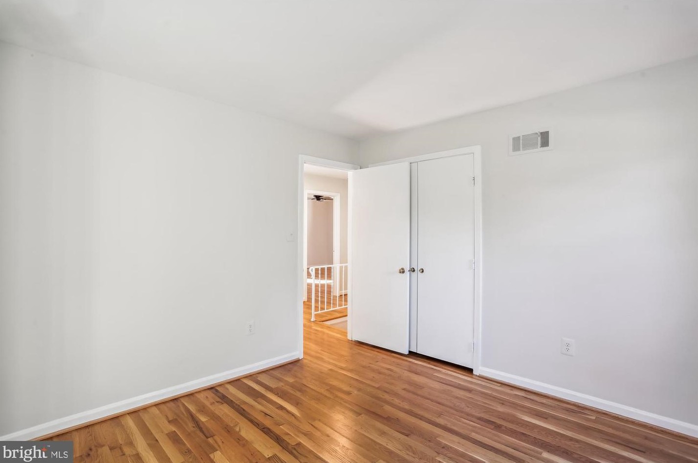 5514 Charles St, Bethesda MD 20814-1615 exterior