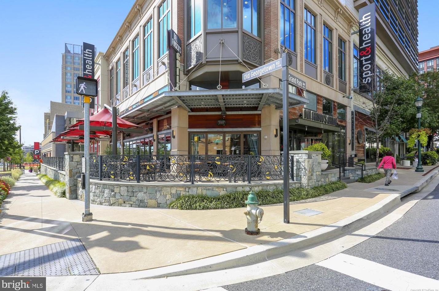 5514 Charles St, Bethesda MD 20814-1615 exterior