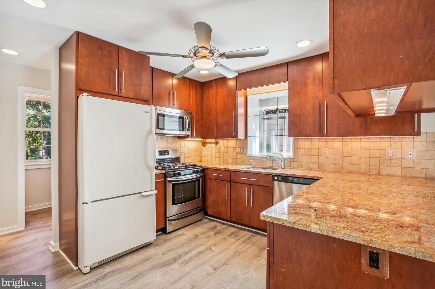 5514 Charles St, Bethesda MD 20814-1615 exterior