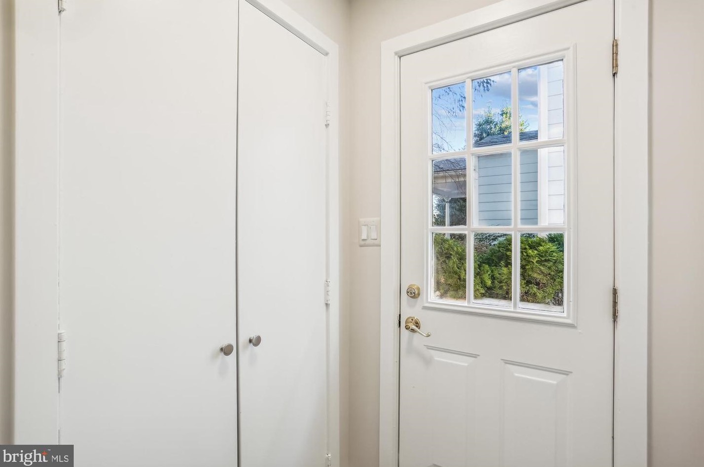 5514 Charles St, Bethesda MD 20814-1615 exterior