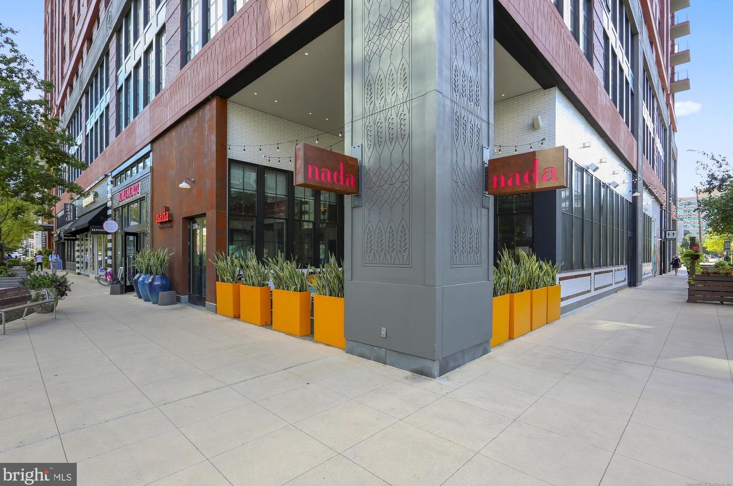 5514 Charles St, Bethesda MD 20814-1615 exterior