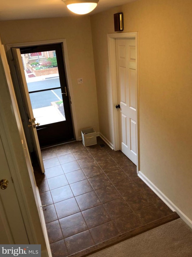 5905 Tudor Ln, Rockville MD  20852-2852 exterior