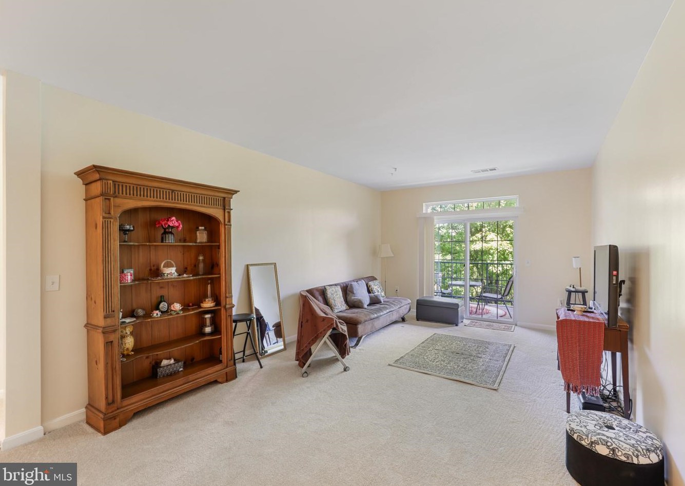 130 Chevy Chase St #307, Gaithersburg, MD 20878