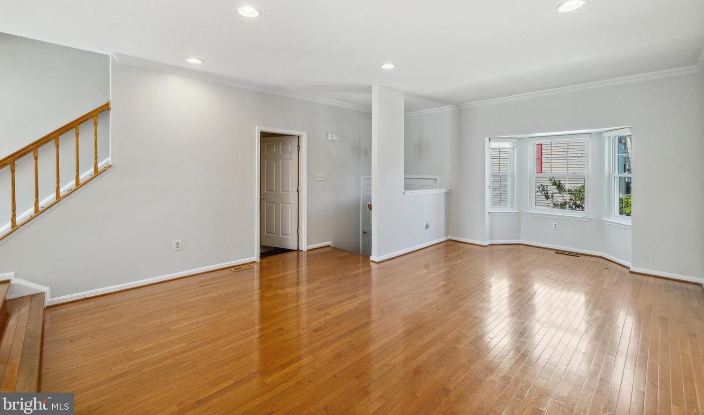 35 Hunters Gate Ct, Silver Spring MD  20904-1883 exterior