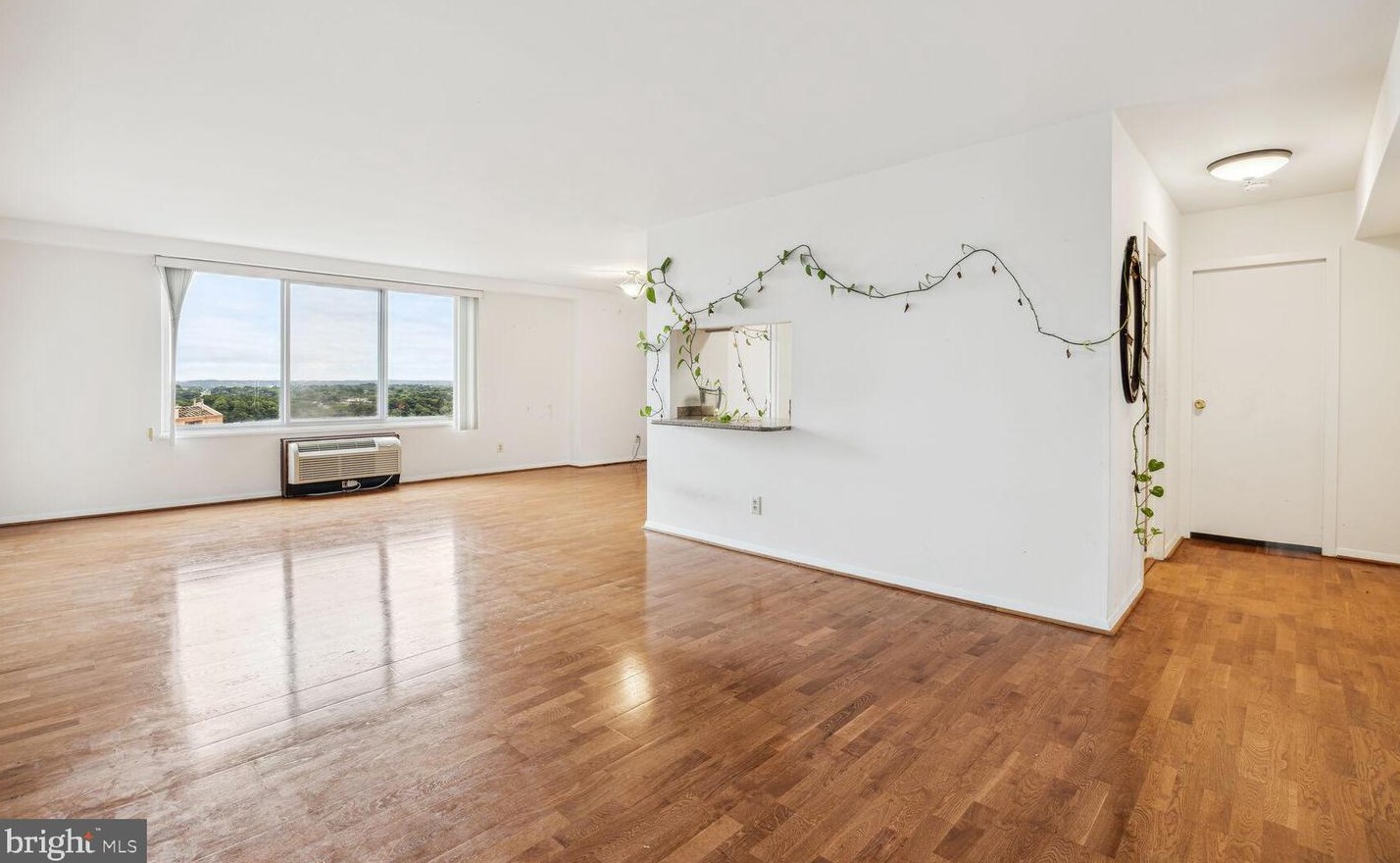 9701 Fields Rd #1401, Gaithersburg, MD 20878