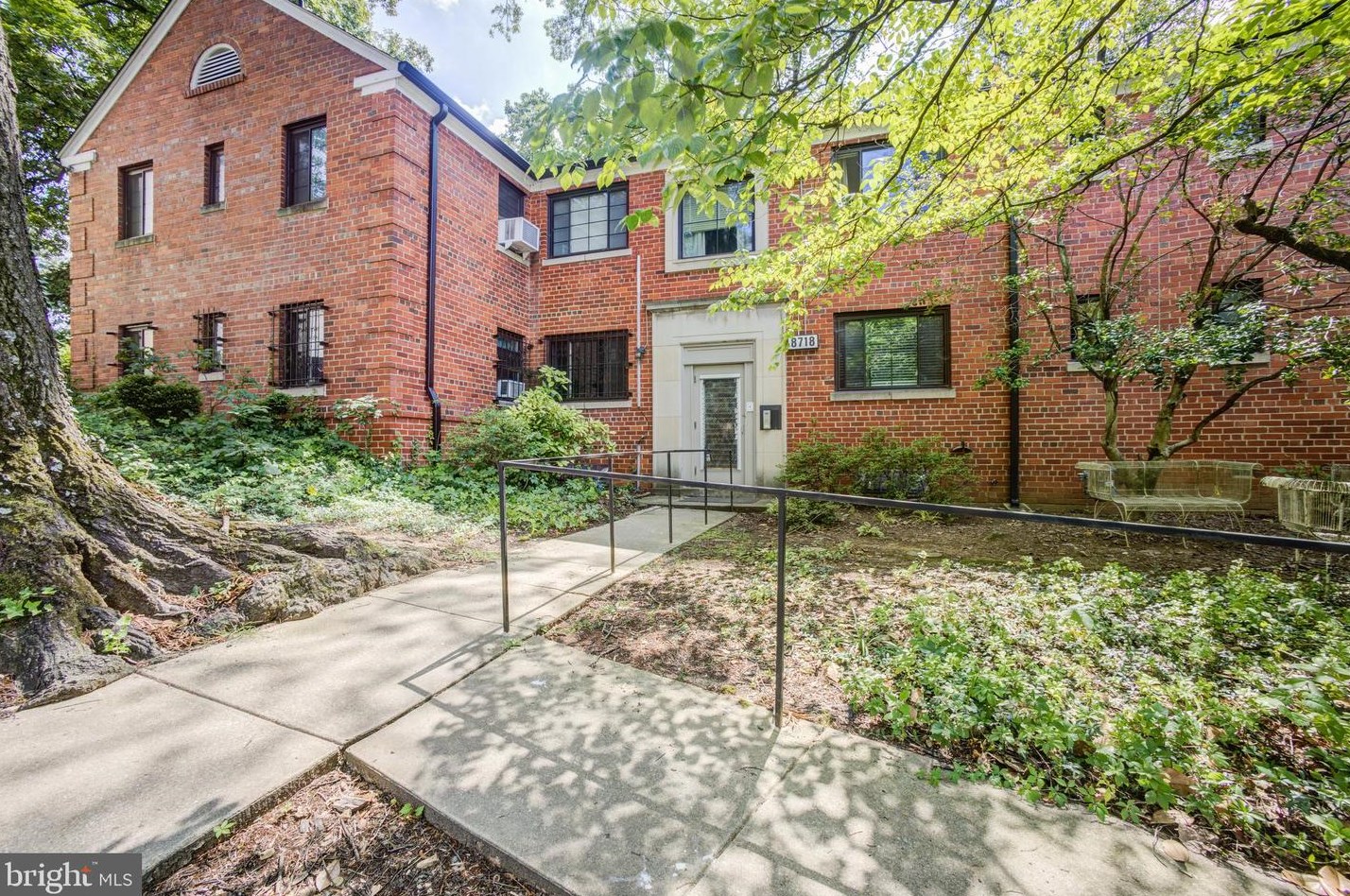 8718 Manchester Rd, Silver Spring MD 20901-4233 exterior
