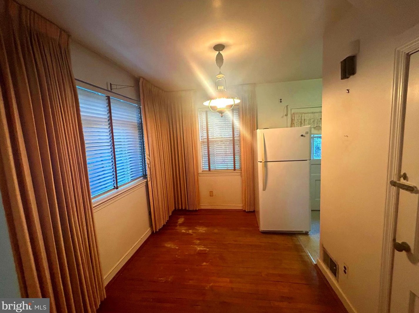 237 Dl Dr, Silver Spring MD 20910-1608 exterior