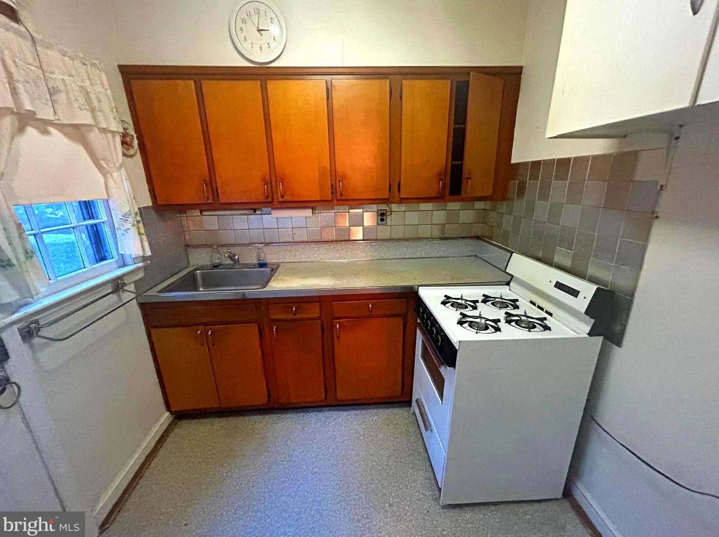 237 Dl Dr, Silver Spring MD 20910-1608 exterior