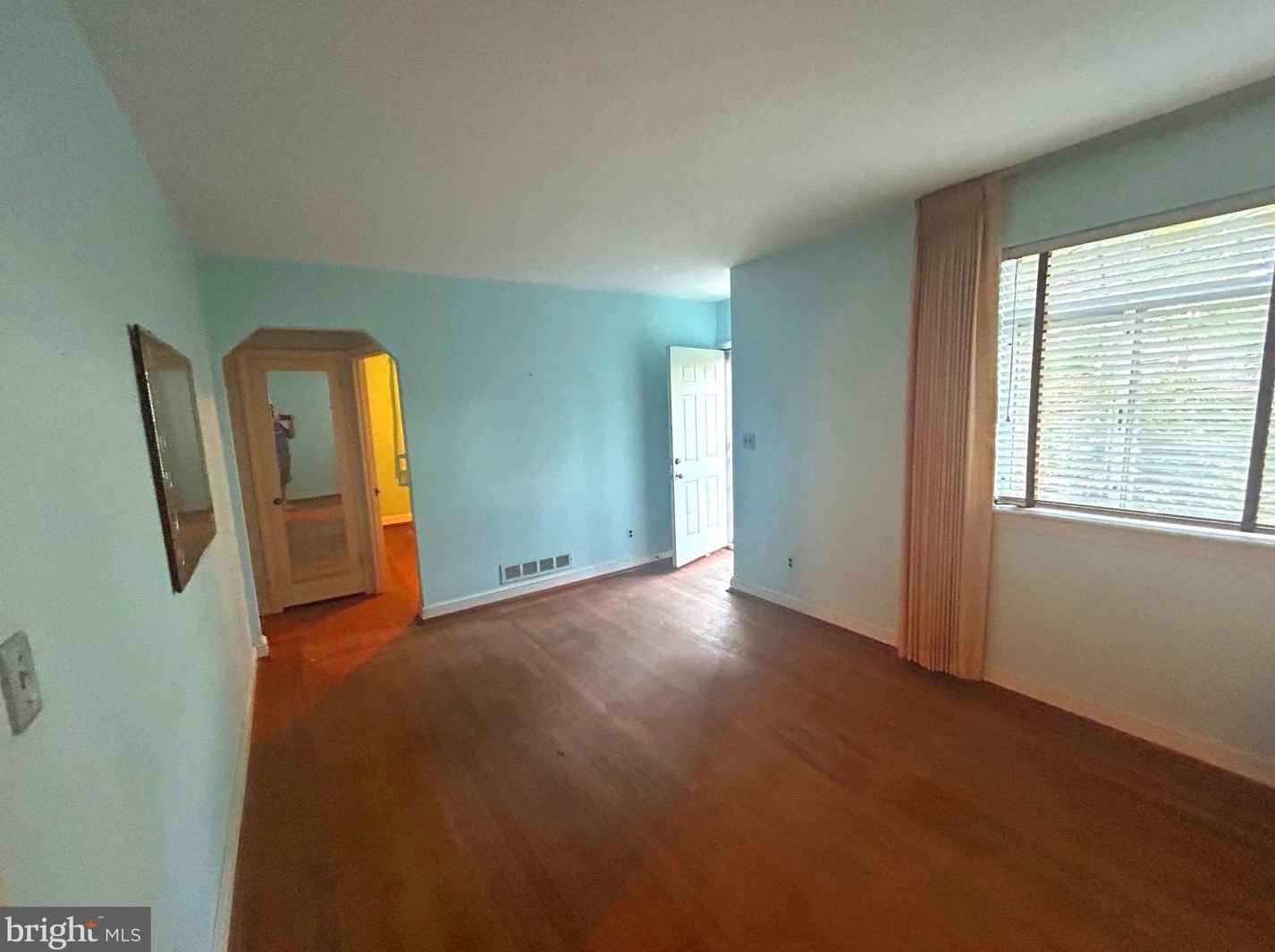 237 Dl Dr, Silver Spring MD 20910-1608 exterior