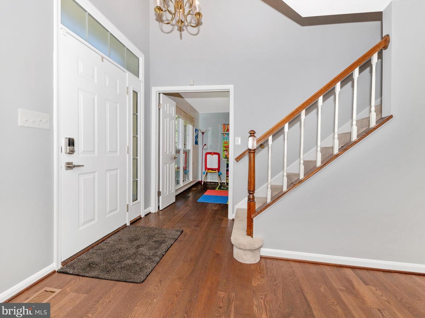 19925 Silverfield Dr, Gaithersburg, MD 20886