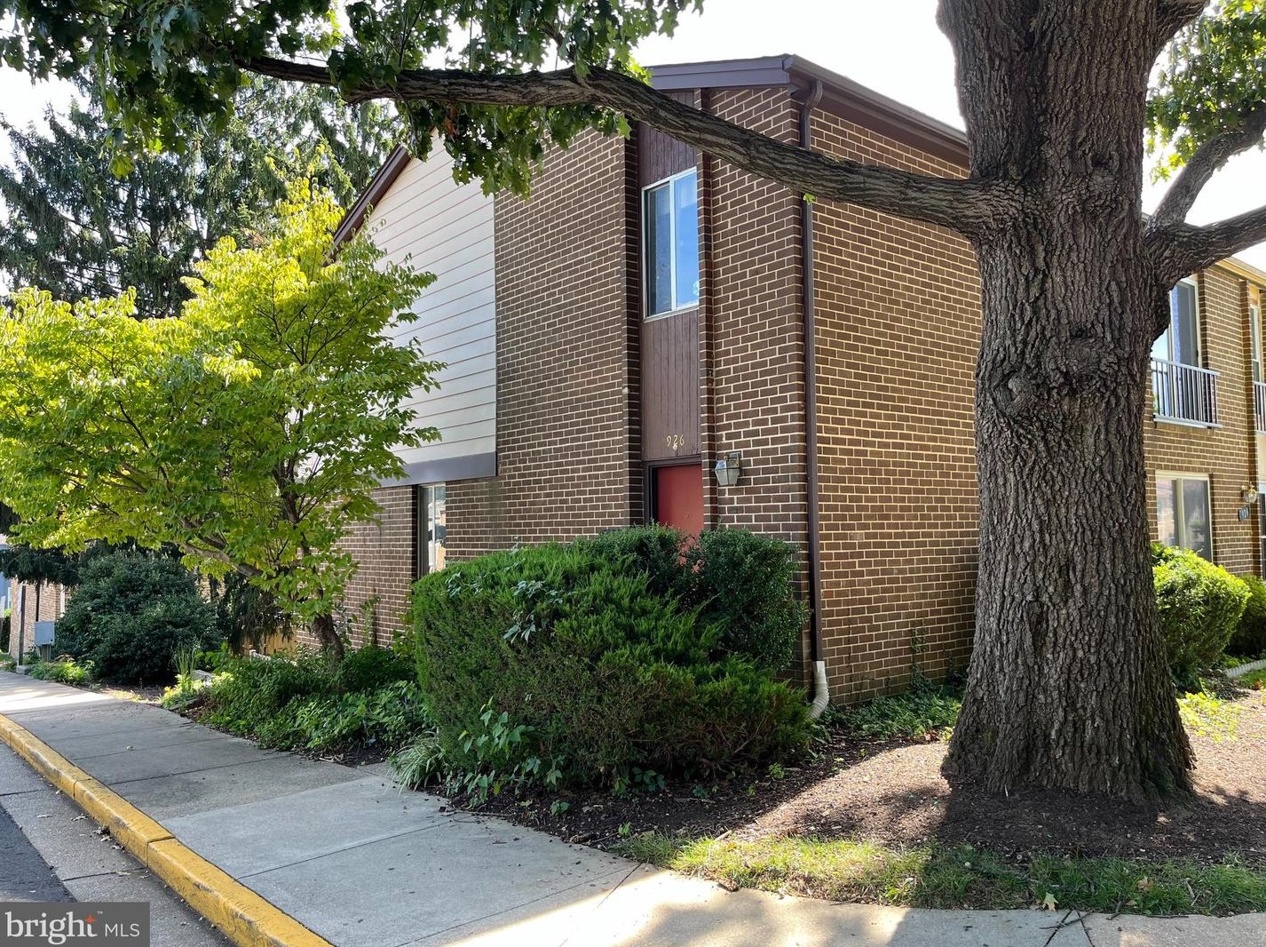926 West Side Dr #16, Gaithersburg, MD 20878