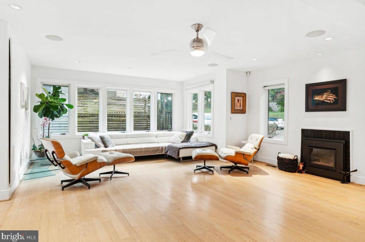 9803 Mcmillan Ave, Silver Spring MD exterior