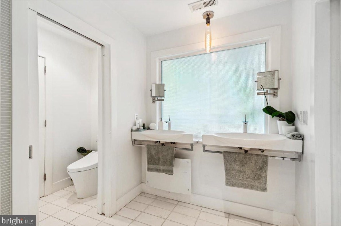 9803 Mcmillan Ave, Silver Spring MD exterior