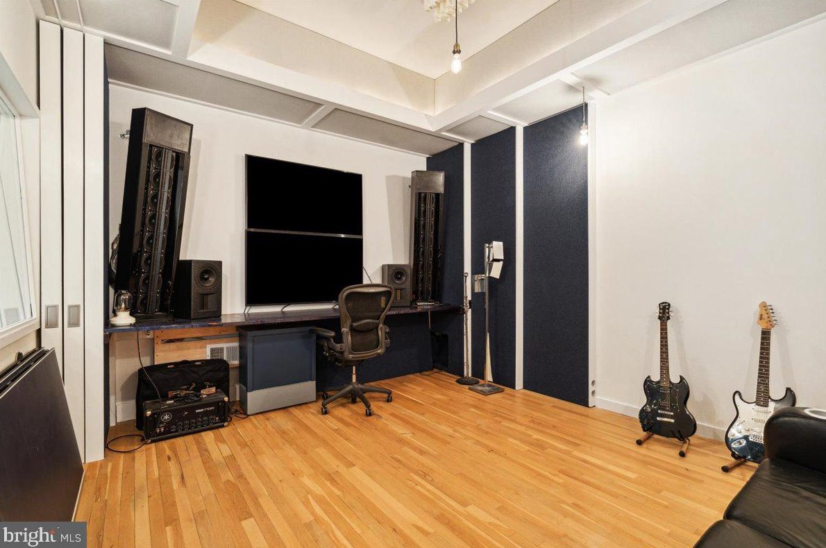 9803 Mcmillan Ave, Silver Spring MD exterior