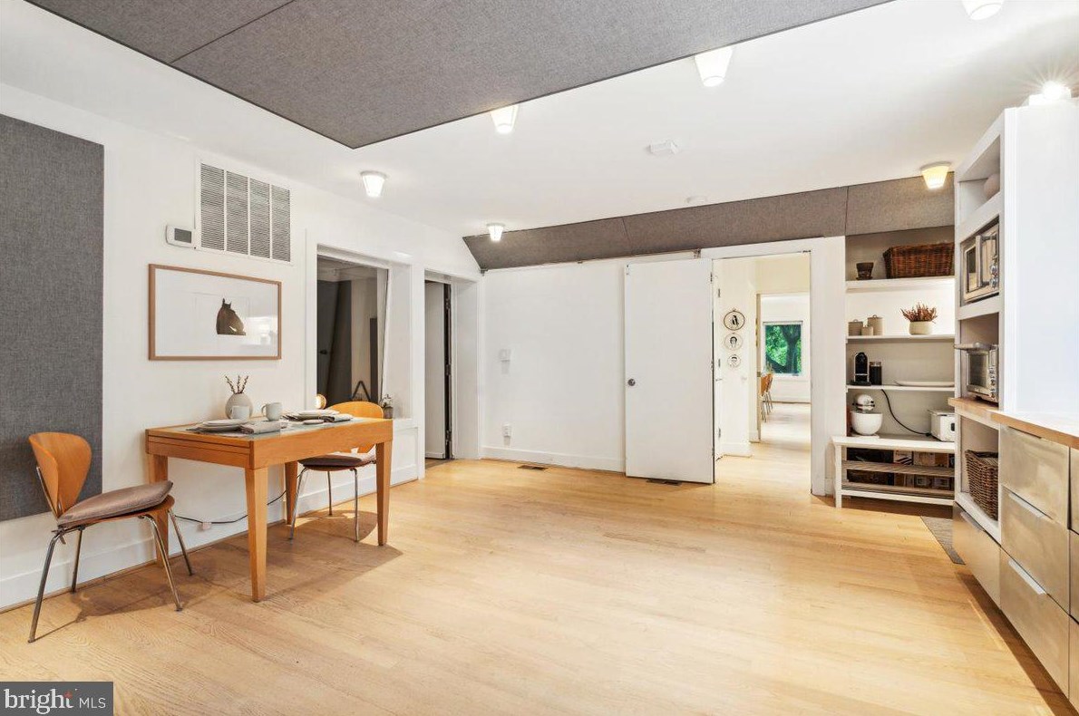 9803 Mcmillan Ave, Silver Spring MD exterior