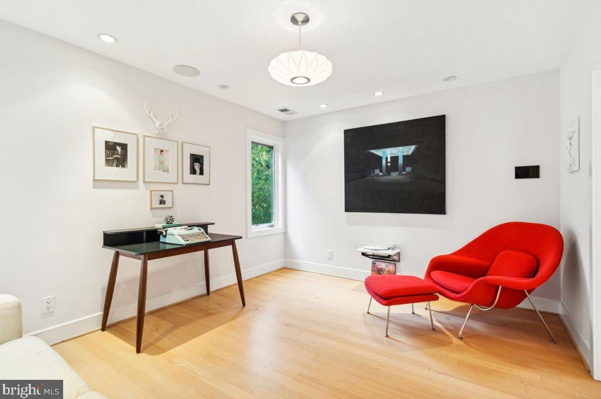 9803 Mcmillan Ave, Silver Spring MD exterior