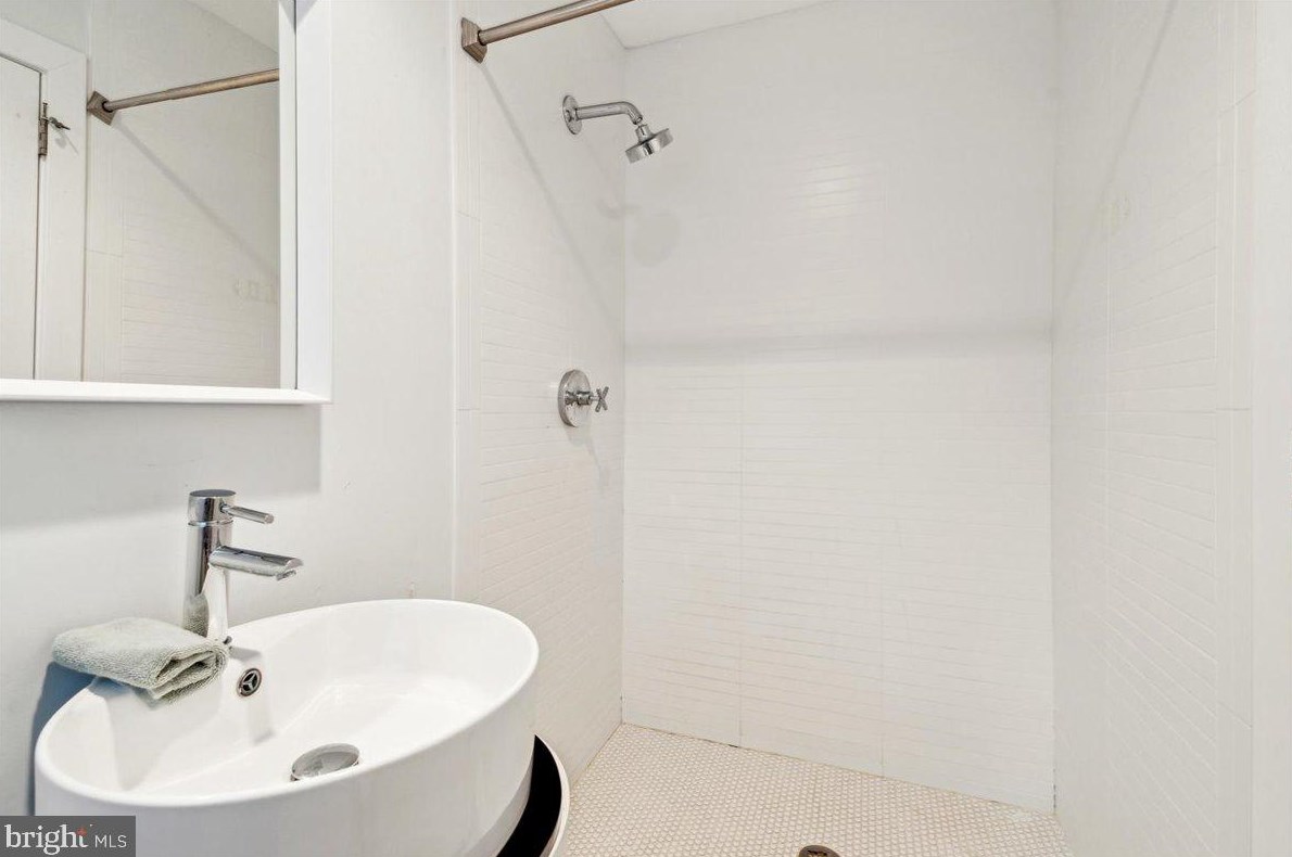 9803 Mcmillan Ave, Silver Spring MD exterior