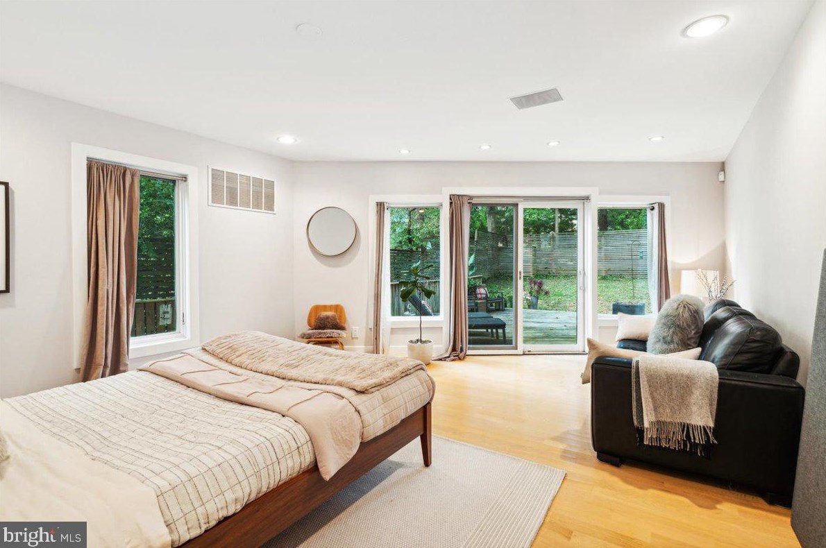 9803 Mcmillan Ave, Silver Spring MD exterior