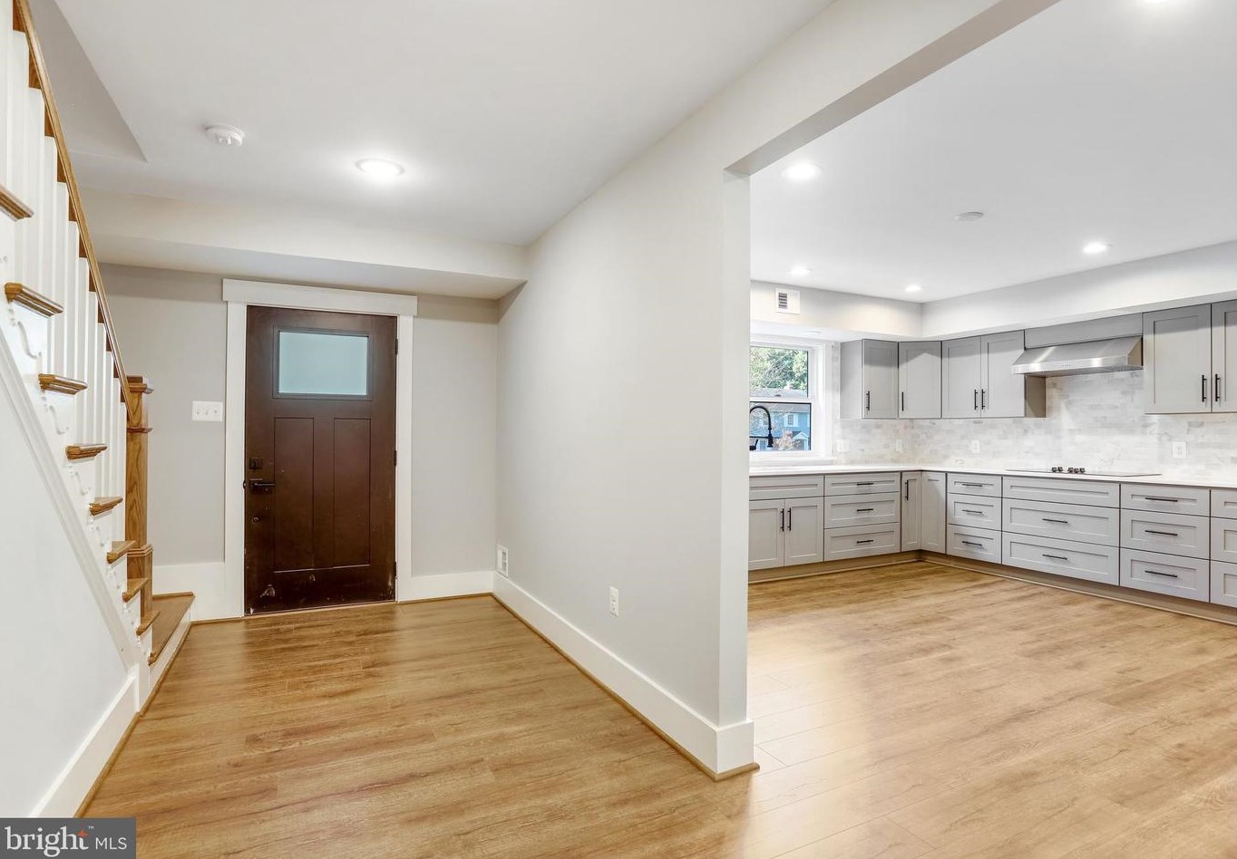 3709 King William Dr, Olney, MD 20832