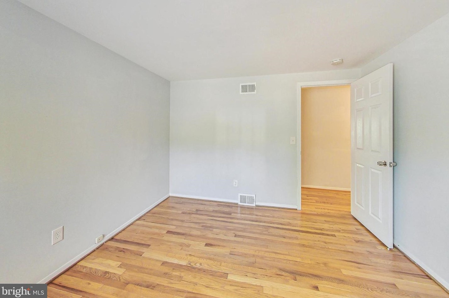 11017 Gainsborough Rd, Rockville MD 20854-3356 exterior