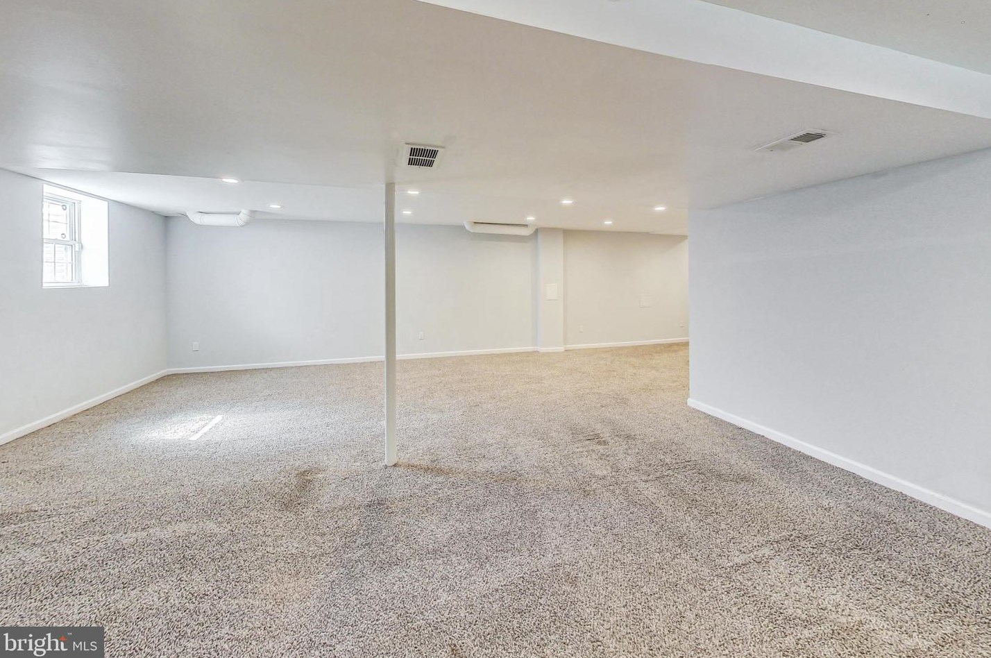 11017 Gainsborough Rd, Rockville MD 20854-3356 exterior