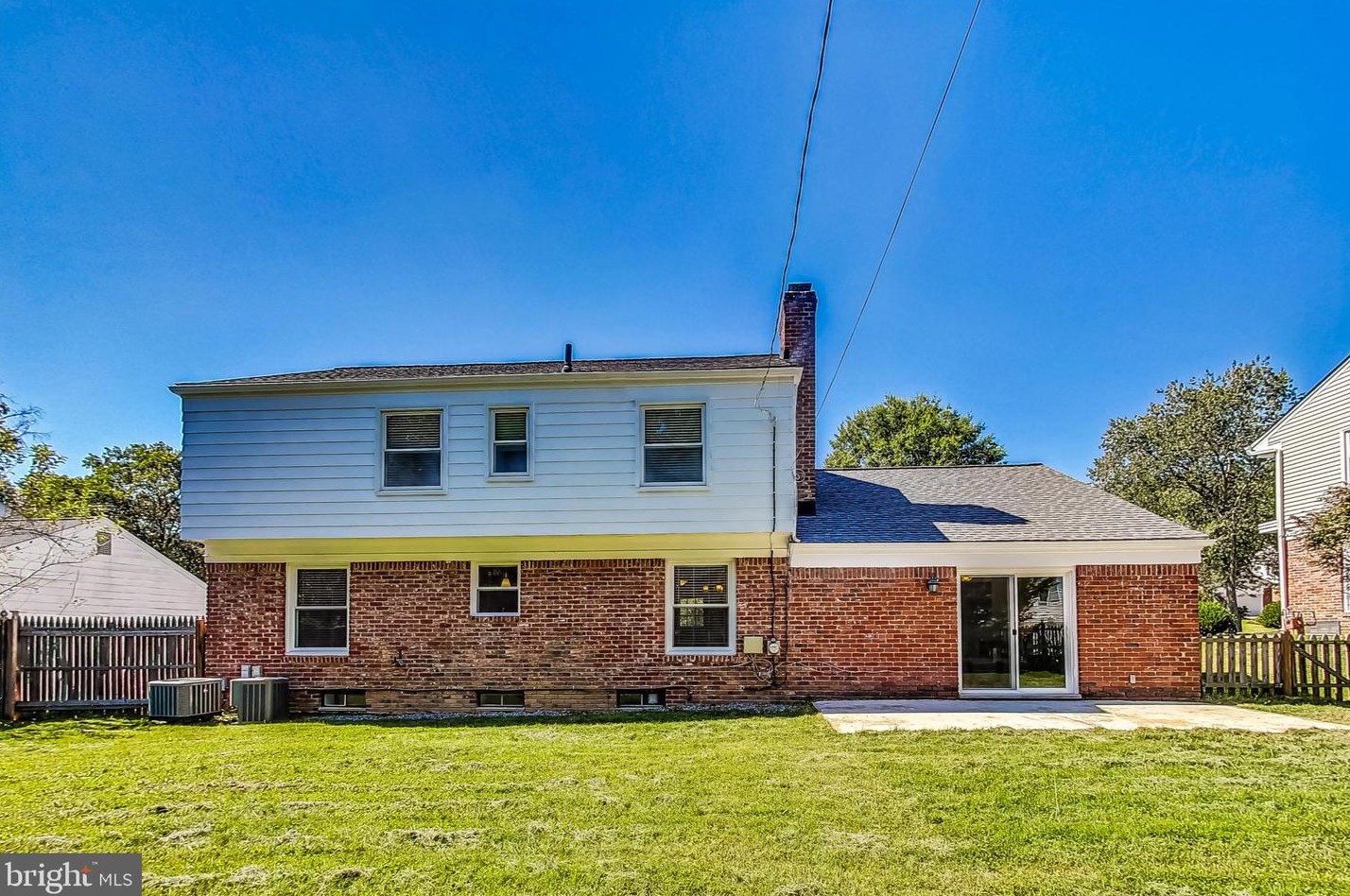 11017 Gainsborough Rd, Rockville MD 20854-3356 exterior