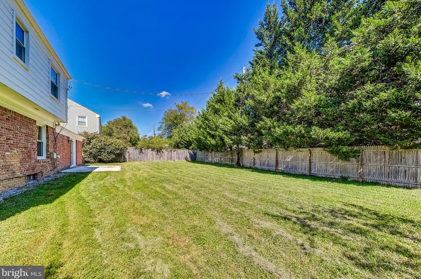 11017 Gainsborough Rd, Rockville MD 20854-3356 exterior