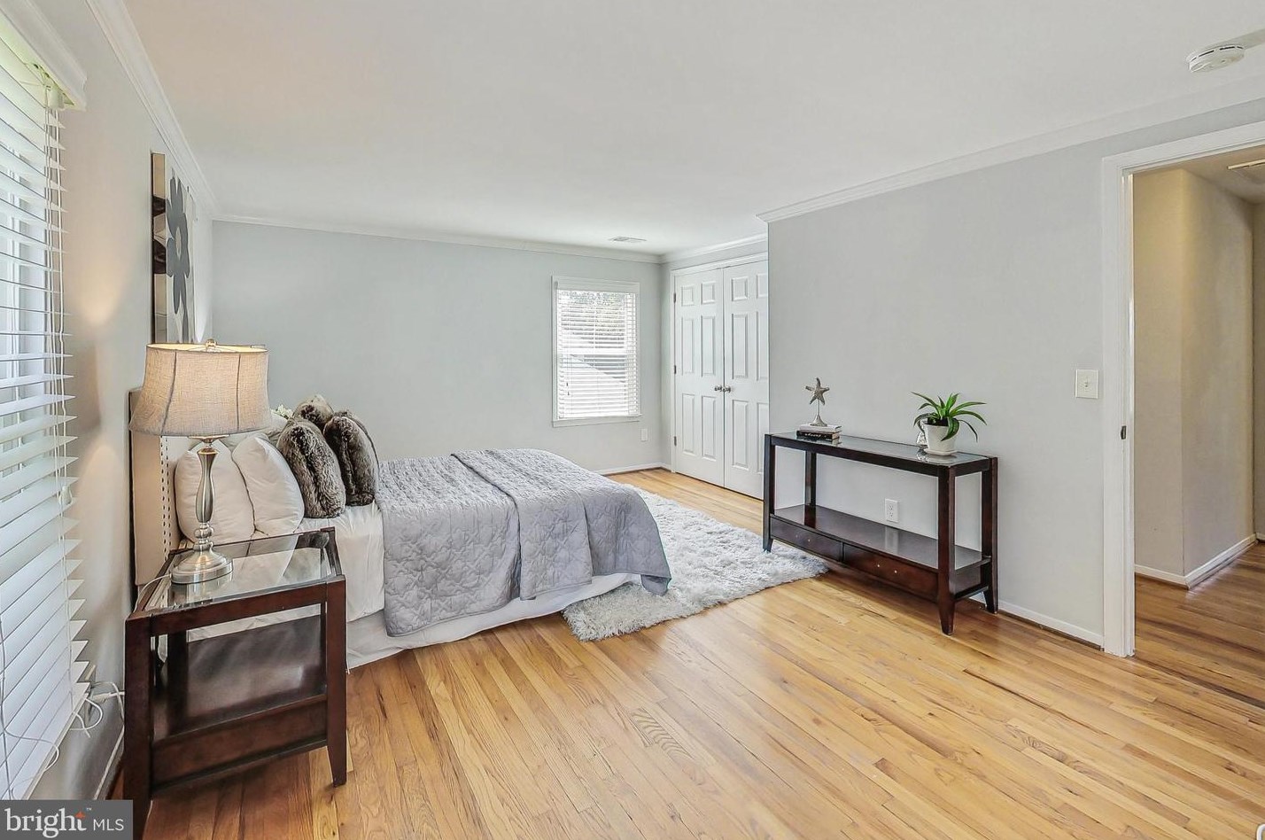 11017 Gainsborough Rd, Rockville MD 20854-3356 exterior