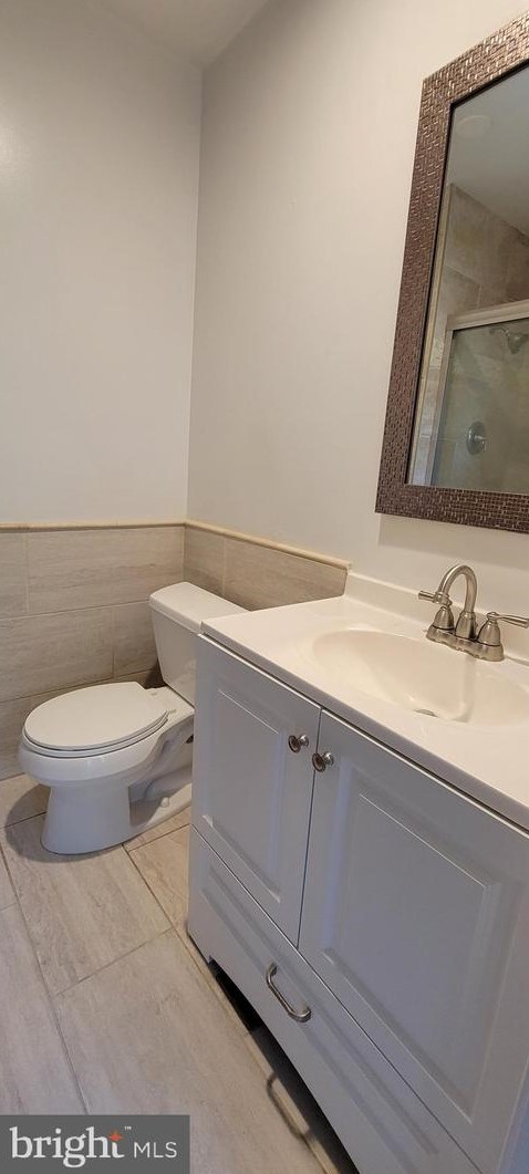 27 Landsend Dr, Gaithersburg MD  20878-1914 exterior