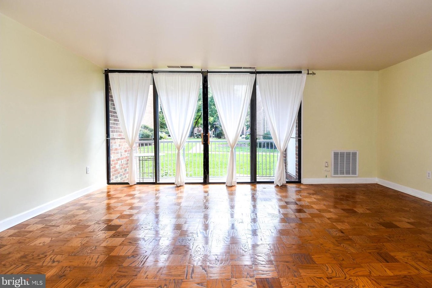 744 Quince Orchard Blvd #744-102, Gaithersburg, MD 20878