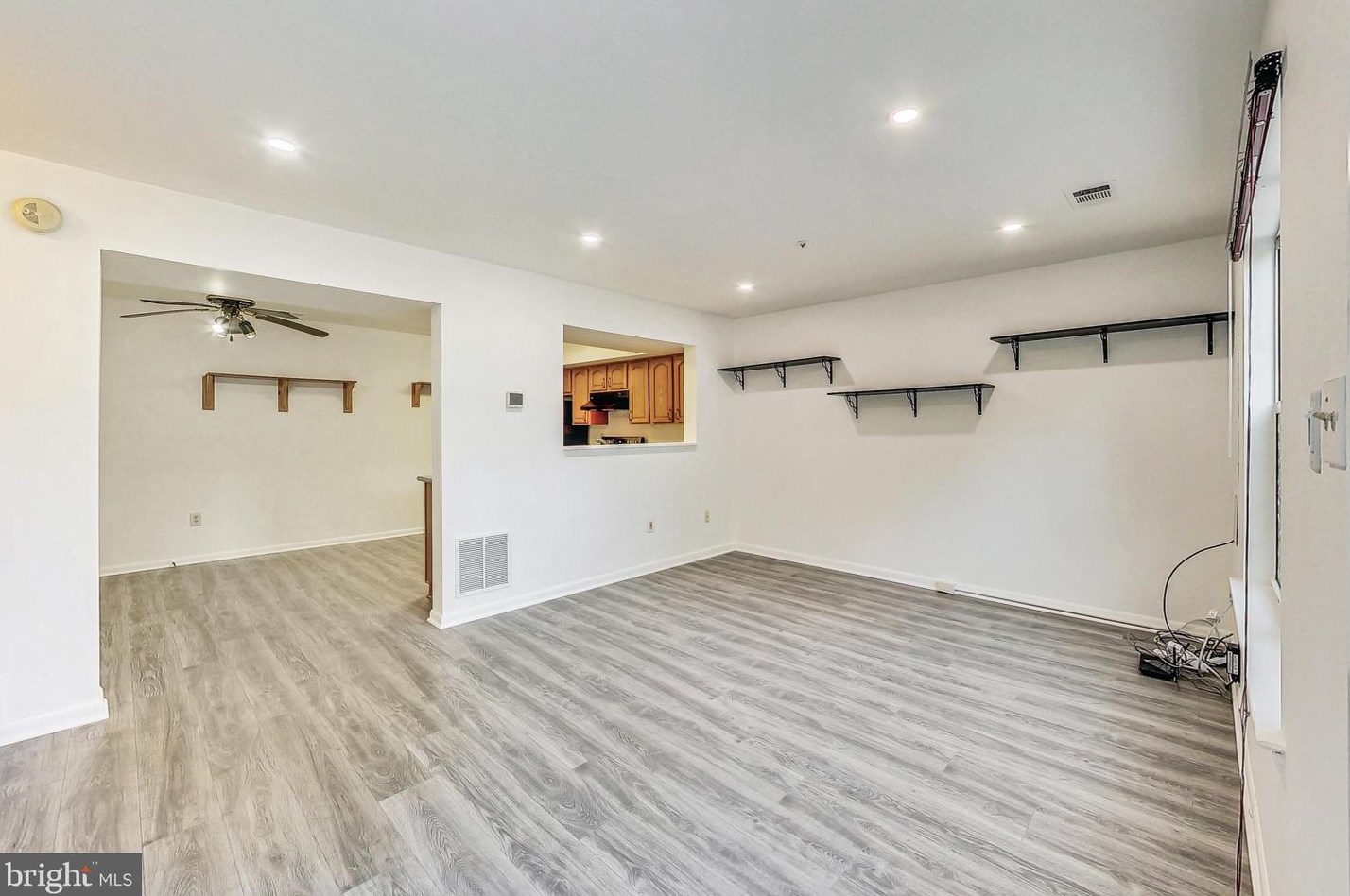 18042 Singing Pine Cir, Gaithersburg, MD 20886