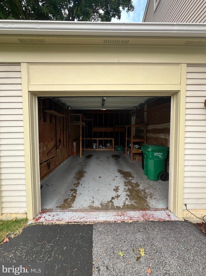 212 Perrywinkle Ln, Gaithersburg, MD 20878