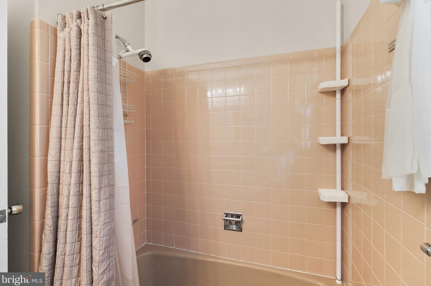 4822 Cherry Valley Dr, Rockville MD 20853-1112 exterior