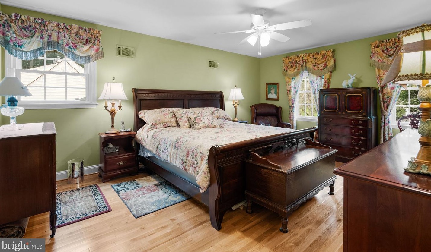 4822 Cherry Valley Dr, Rockville MD 20853-1112 exterior